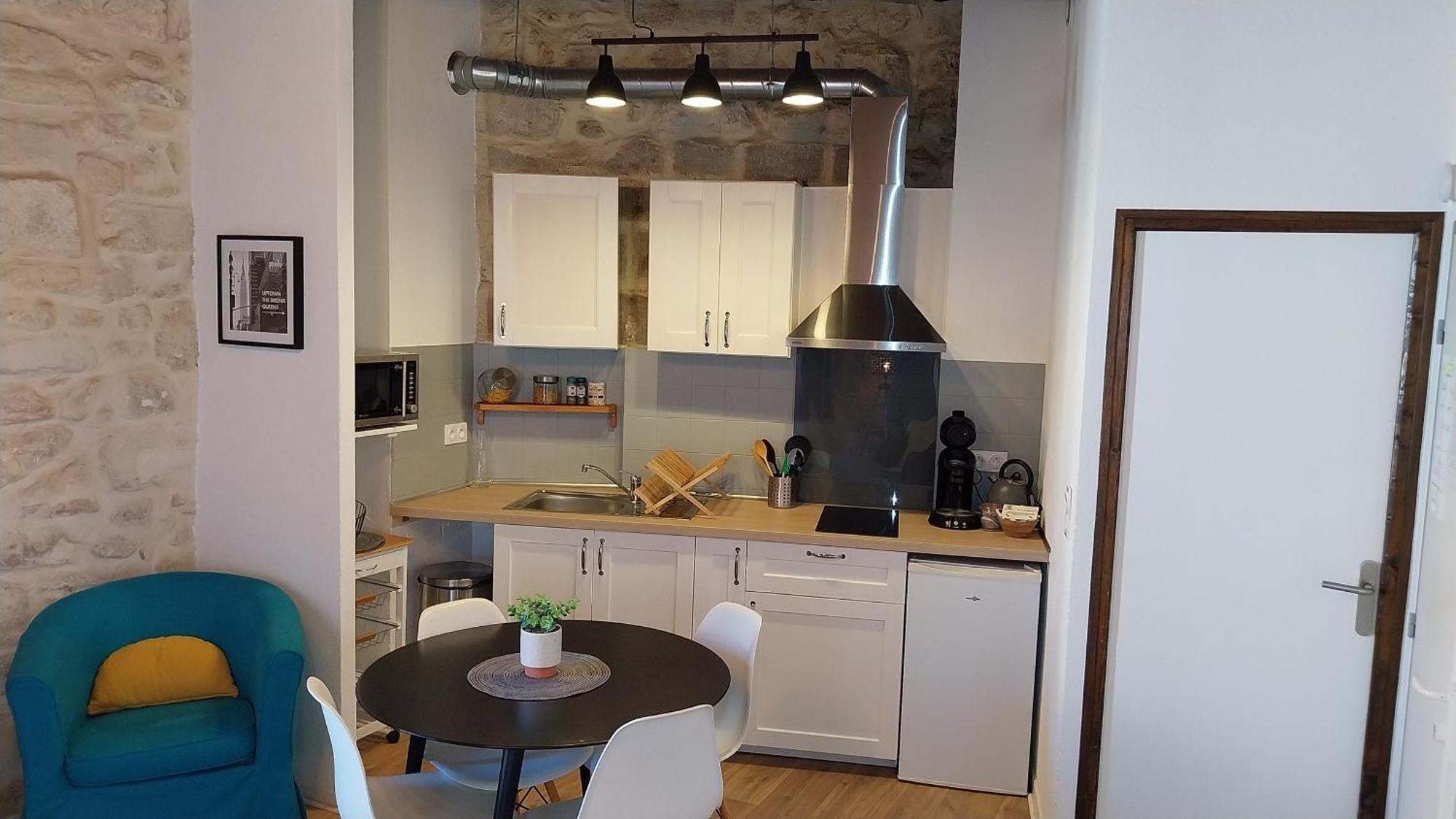 Immeuble 3 Apparts Centre Historique St Gilles Maisoncarreeconciergerie Saint-Gilles  Extérieur photo