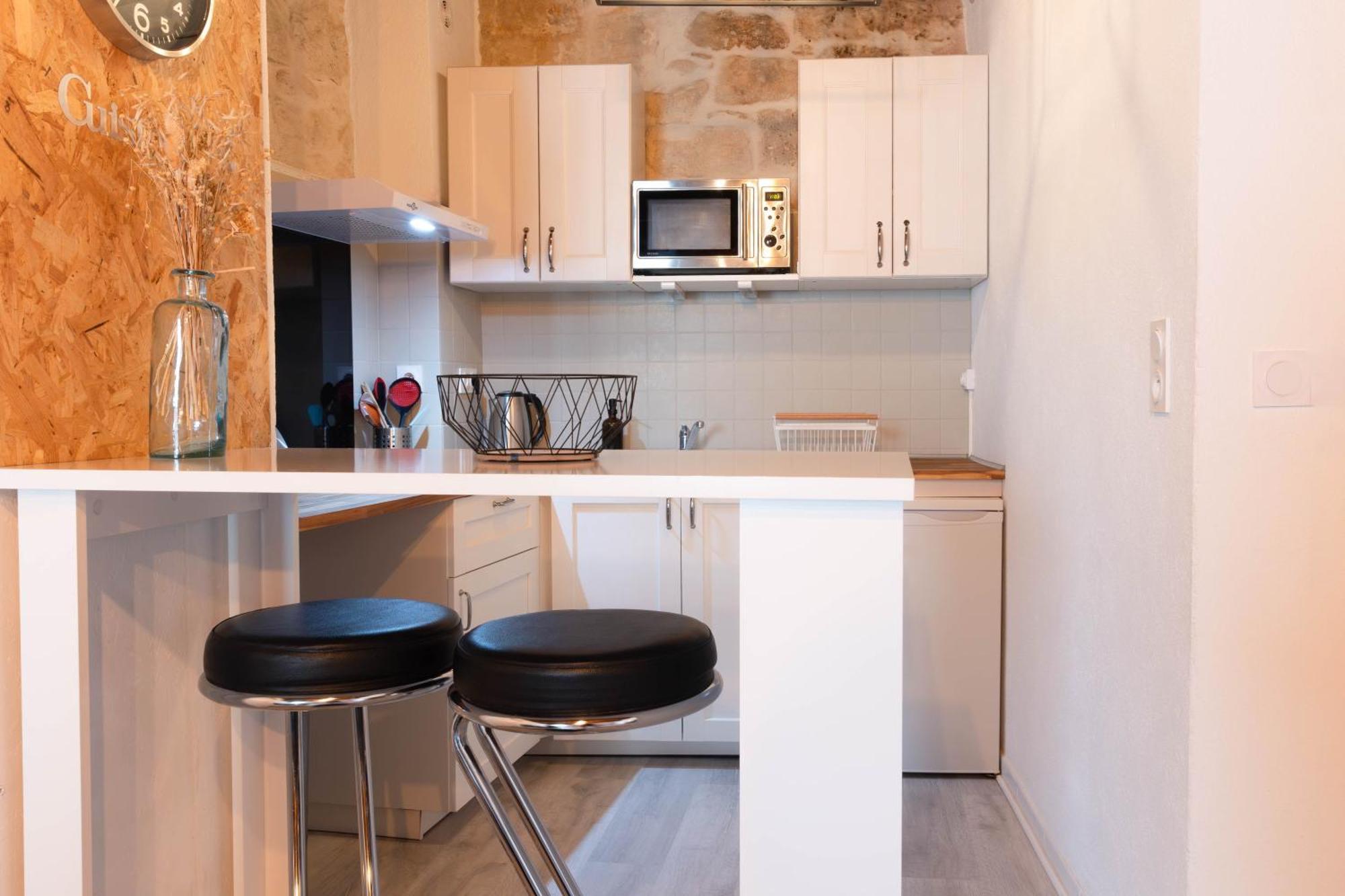 Immeuble 3 Apparts Centre Historique St Gilles Maisoncarreeconciergerie Saint-Gilles  Extérieur photo
