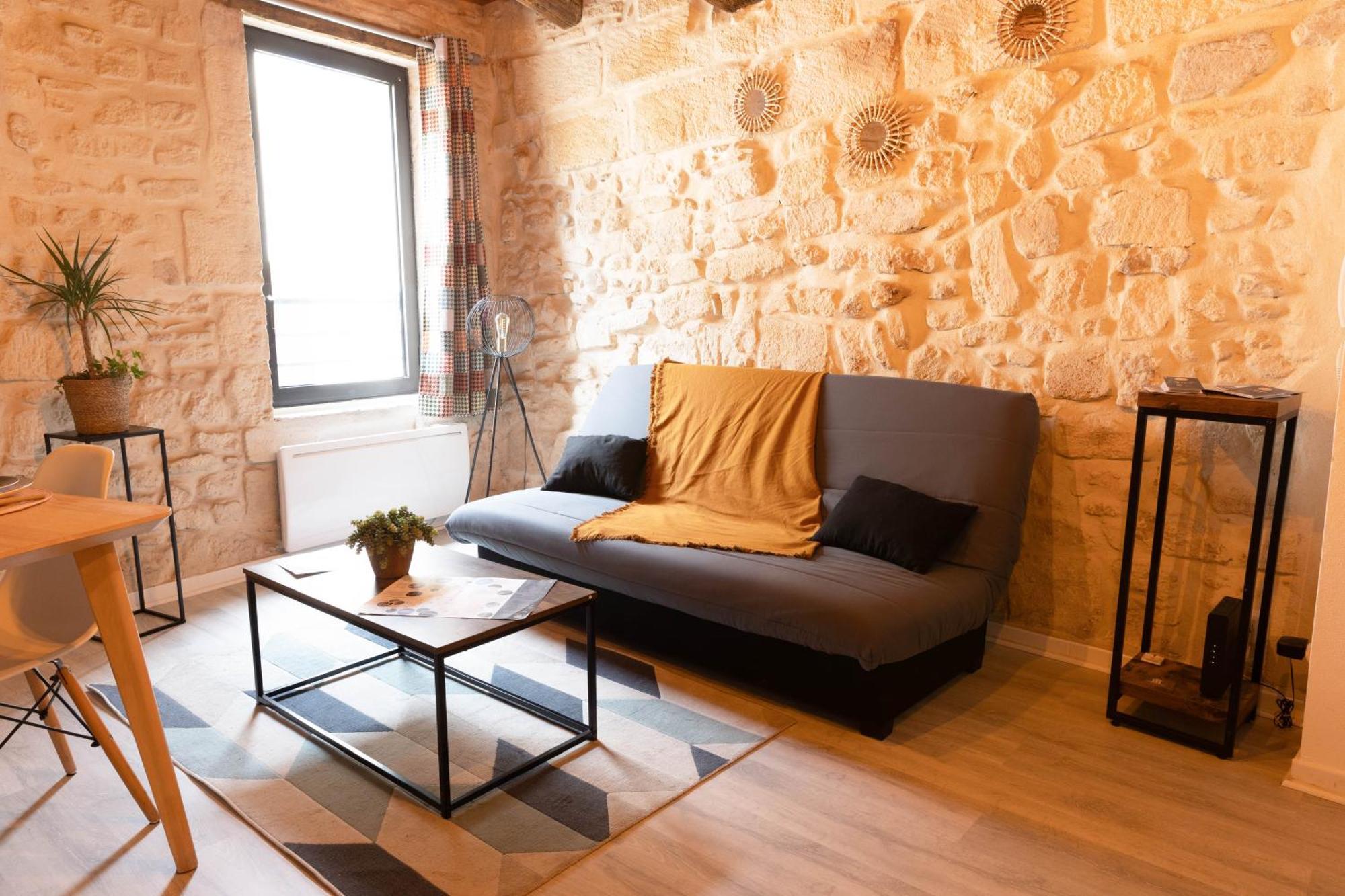 Immeuble 3 Apparts Centre Historique St Gilles Maisoncarreeconciergerie Saint-Gilles  Extérieur photo