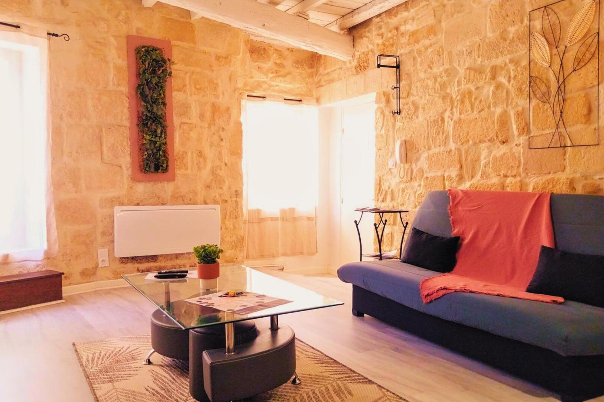 Immeuble 3 Apparts Centre Historique St Gilles Maisoncarreeconciergerie Saint-Gilles  Extérieur photo